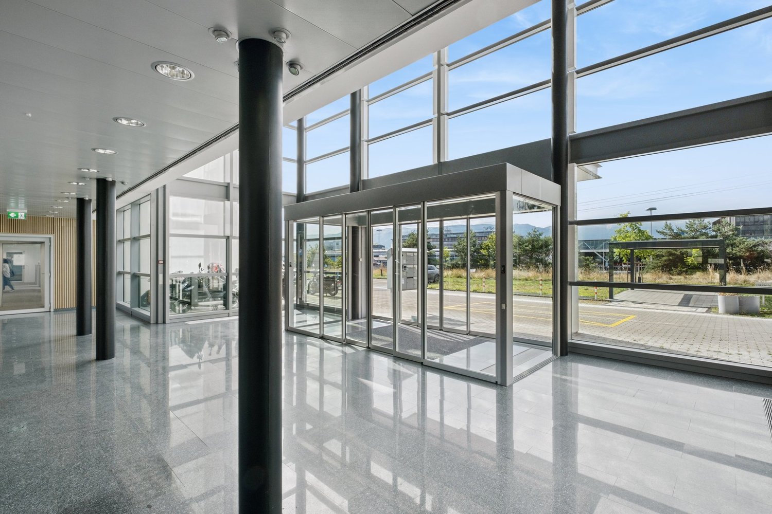 690m² ufficio, foto 3 di 10