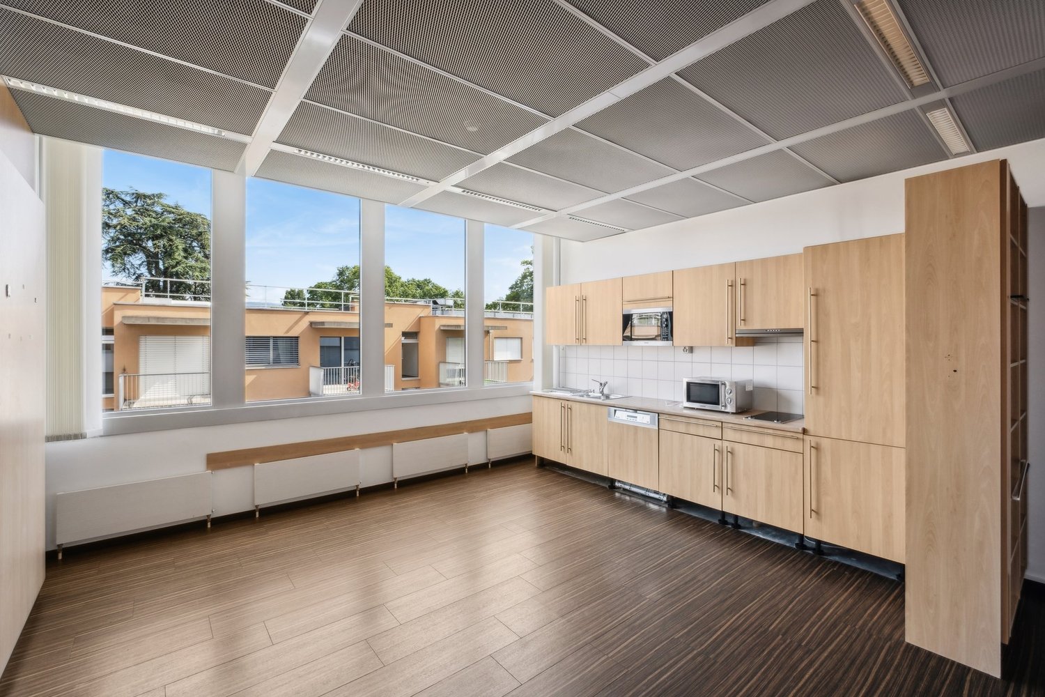 690m² ufficio, foto 8 di 10