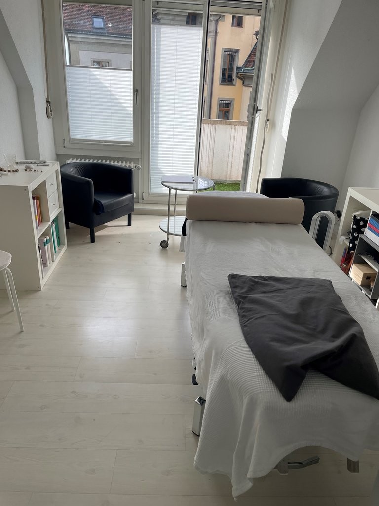 22m² shop
