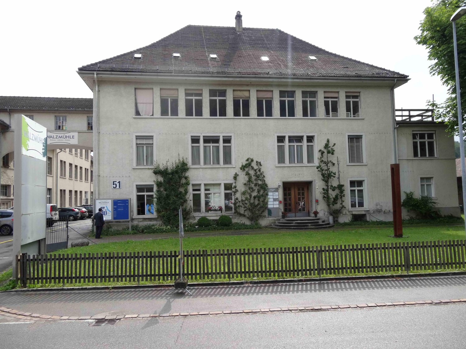 212m² commercial