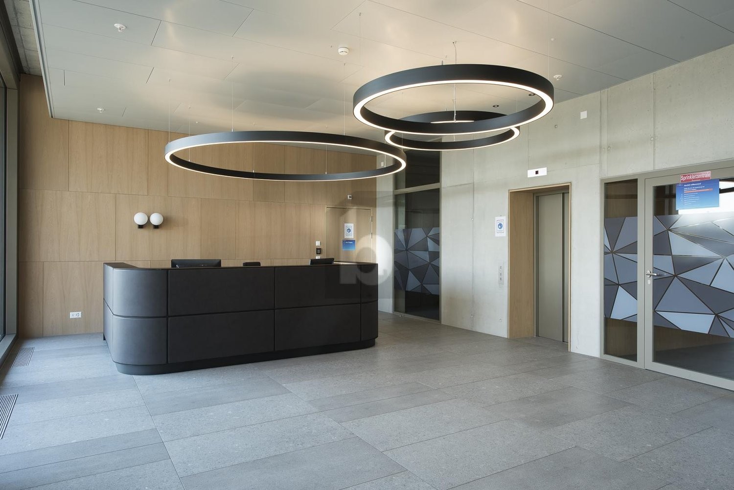 1200m² office