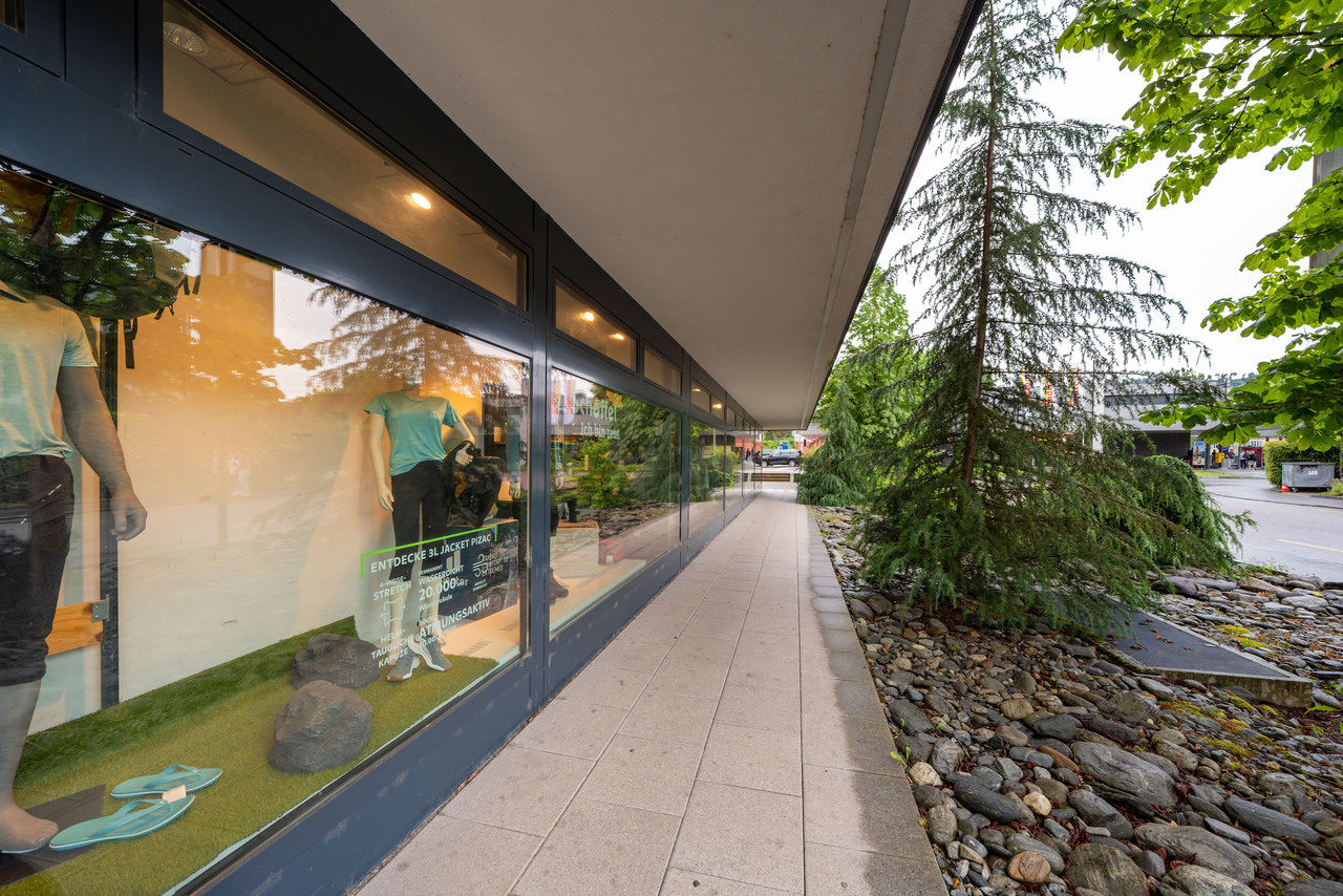 637m² office