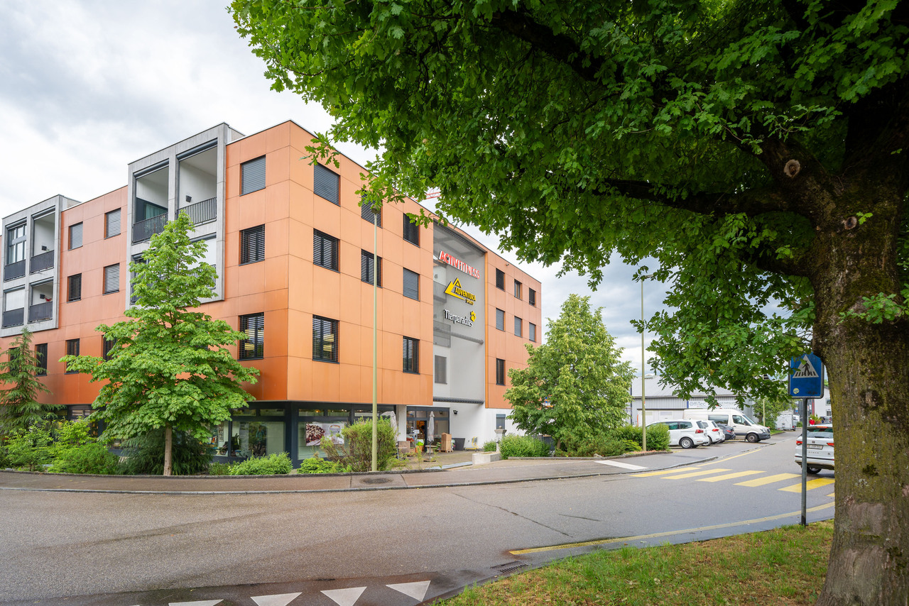 637m² office