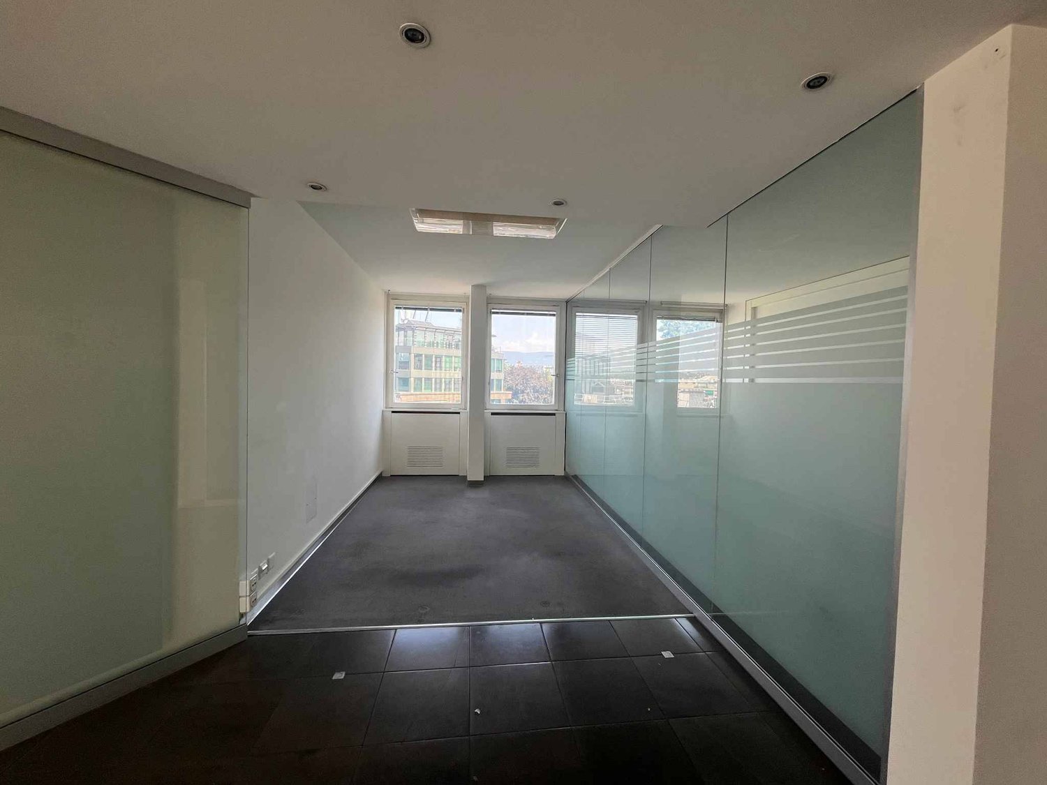 367m² Büro, Foto 4 von 9
