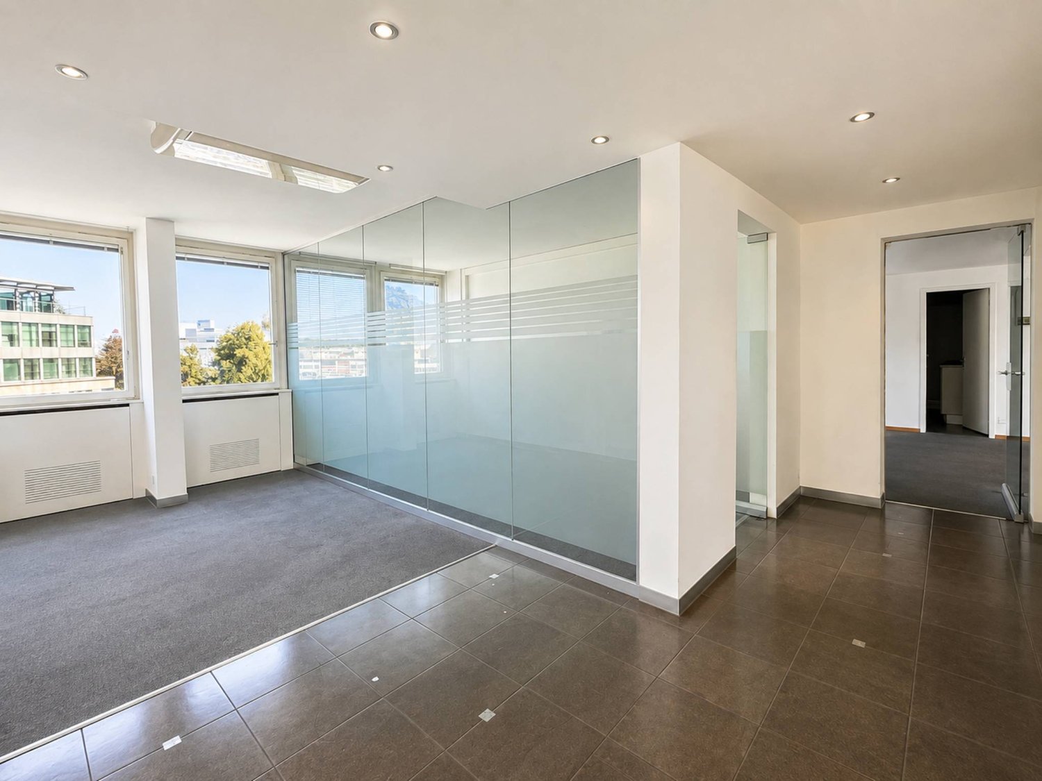 367m² Büro, Foto 2 von 9