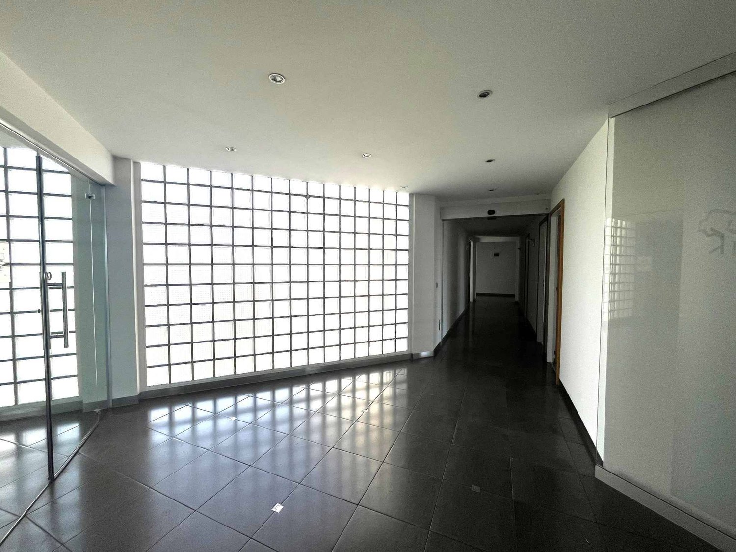 367m² Büro, Foto 7 von 9