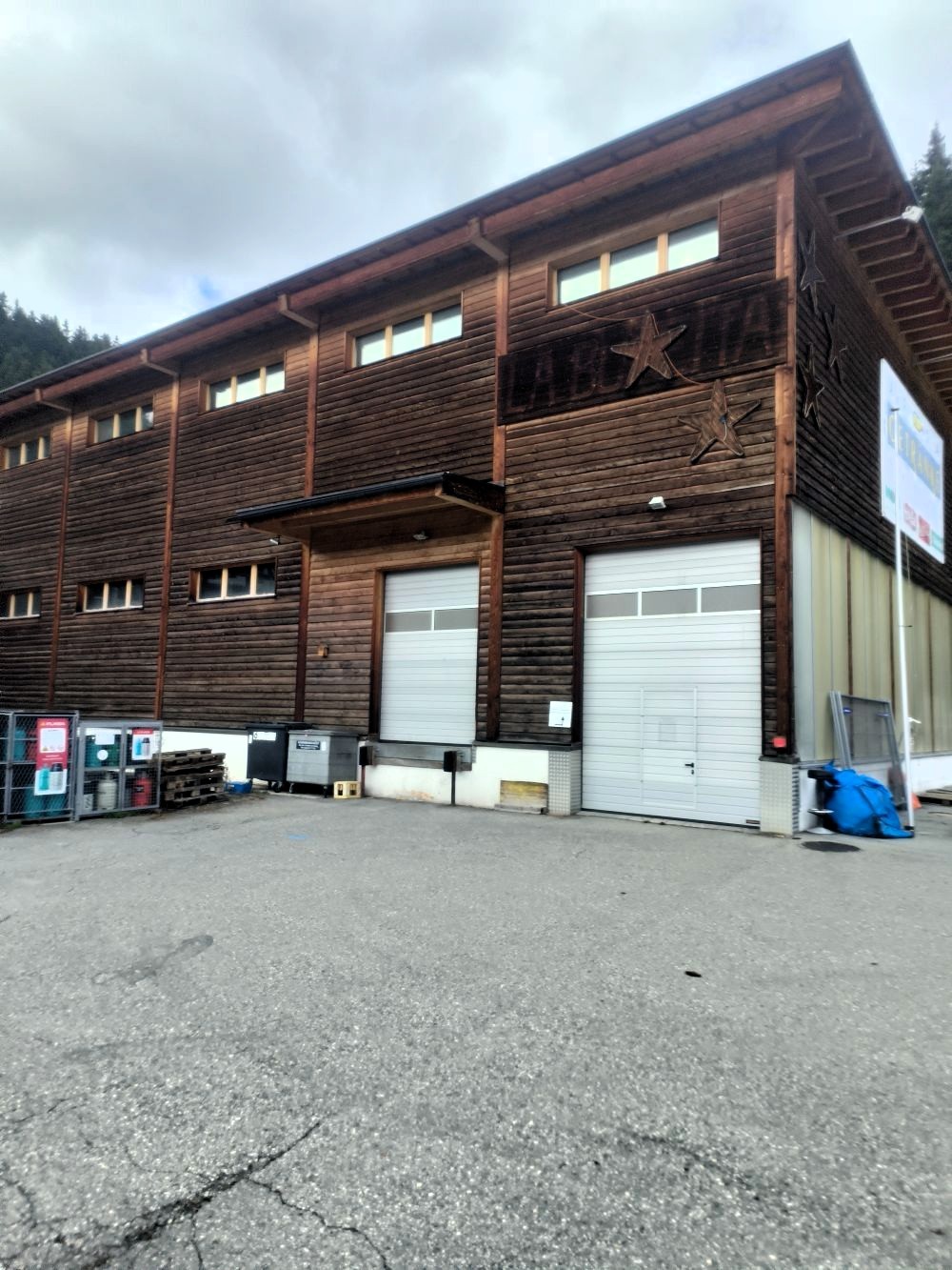 536m² commercial