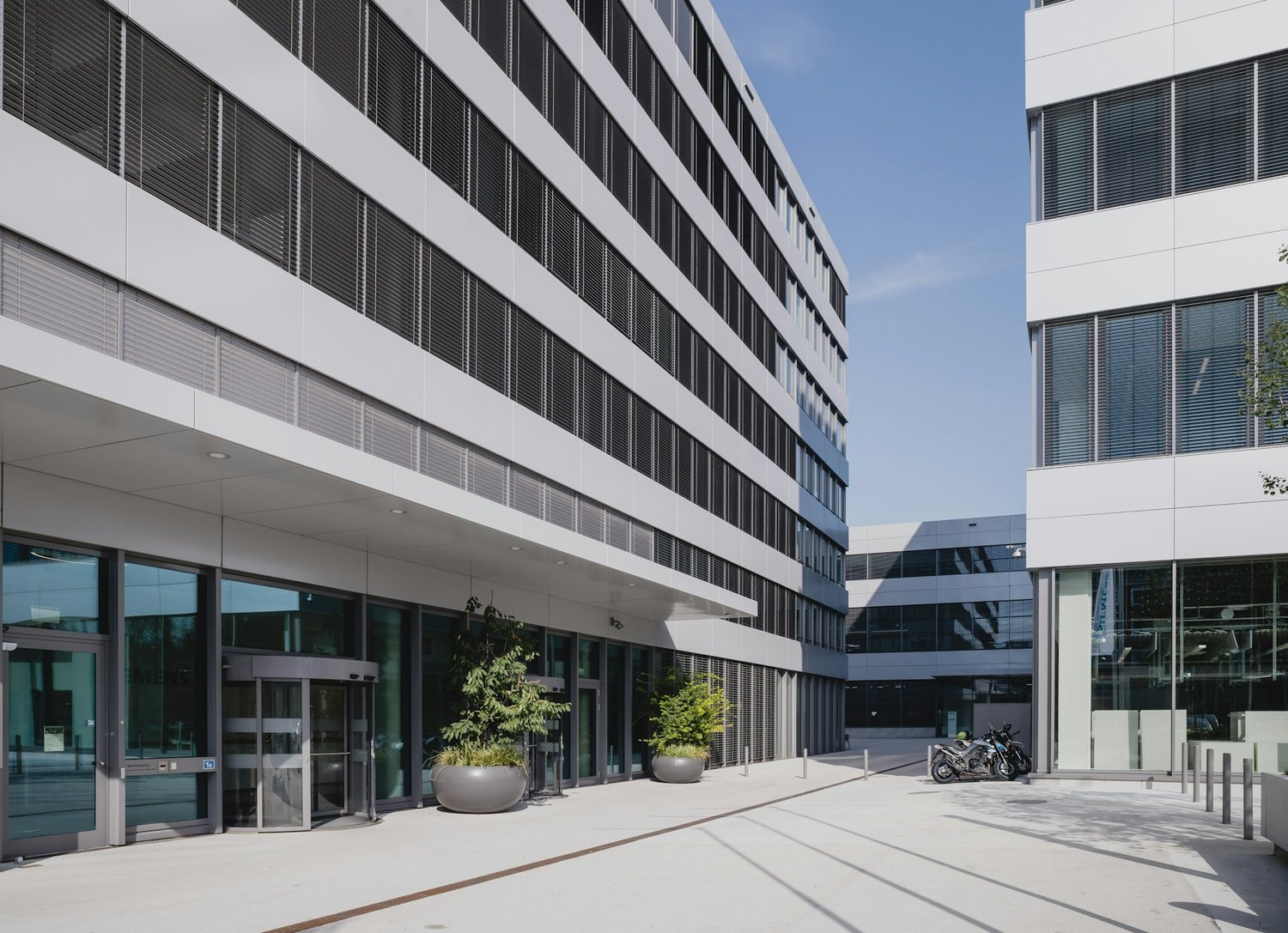 2980m² de bureaux, photo 1 sur 10