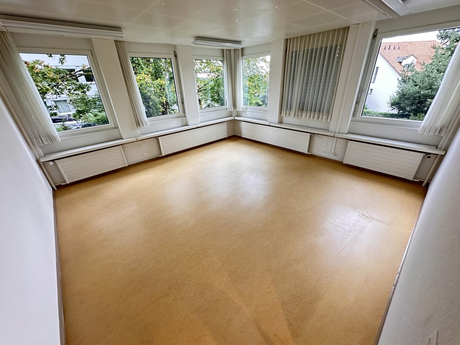 22m² office
