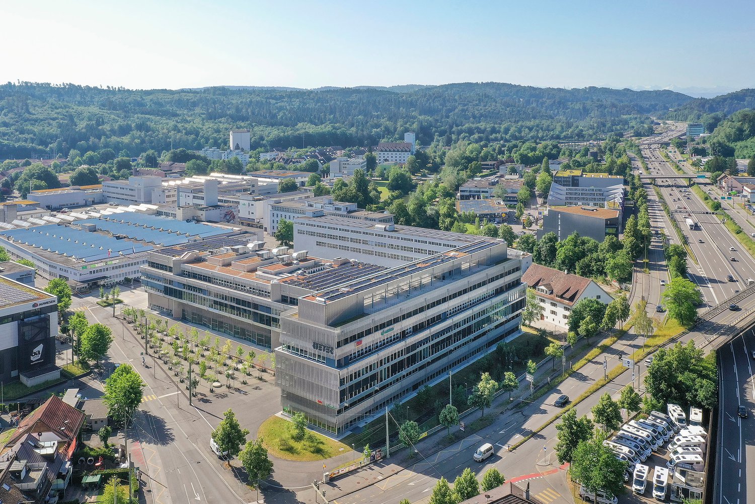 2000m² office