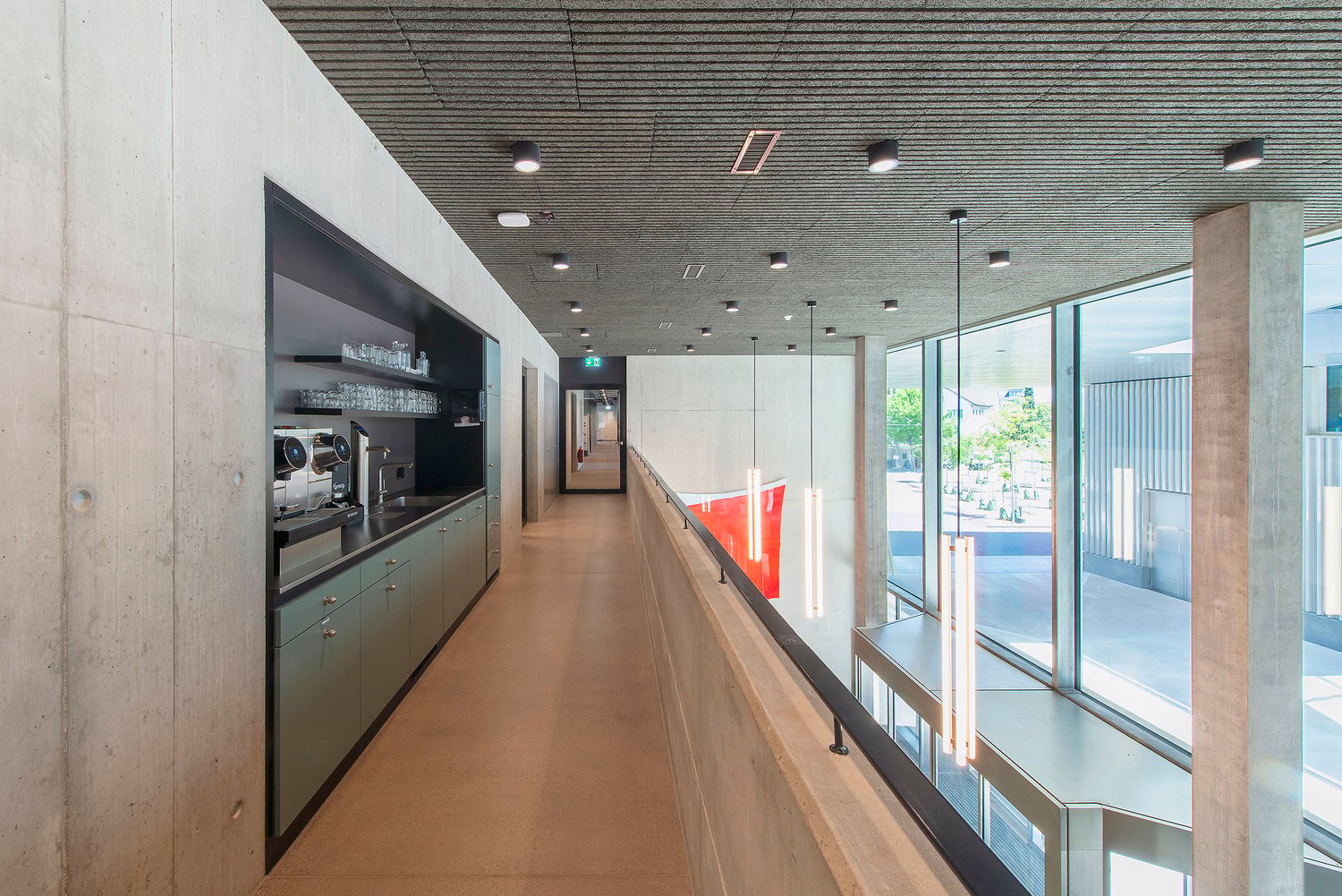 2000m² office