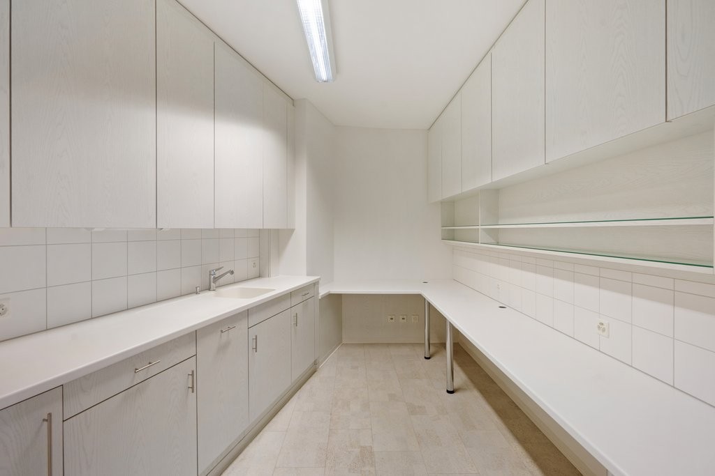 23m² office