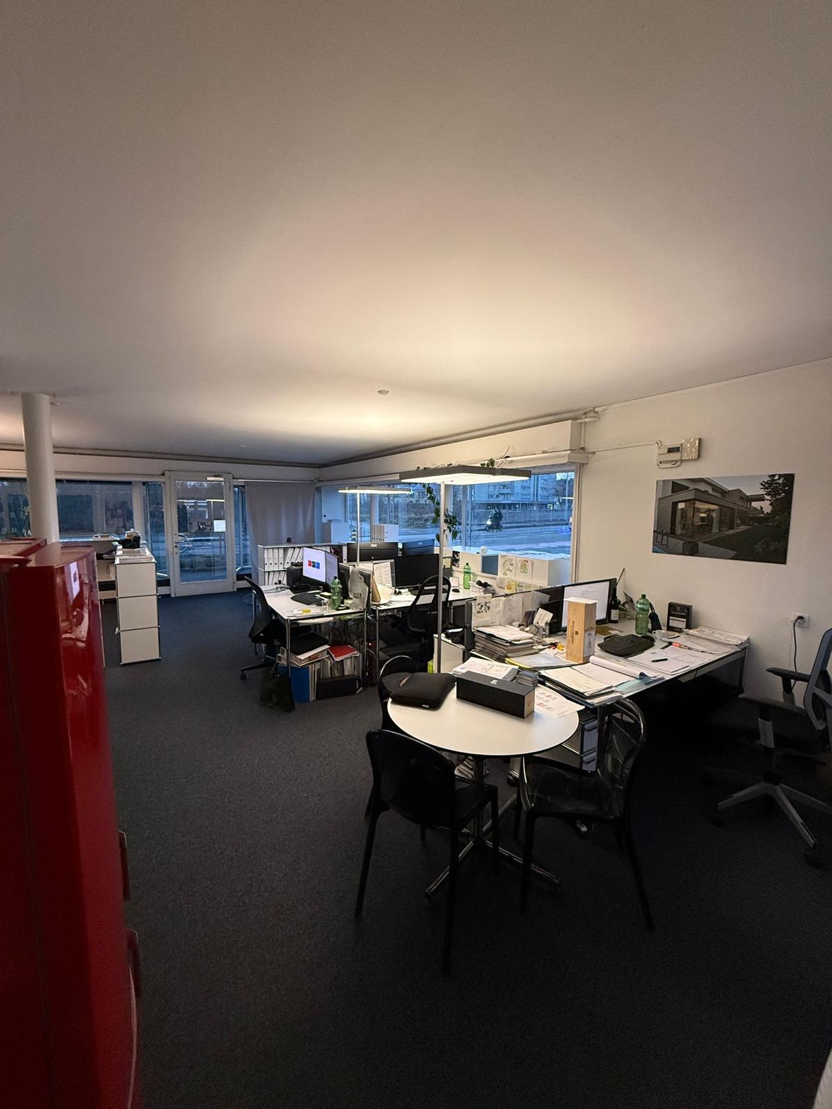 135m² office