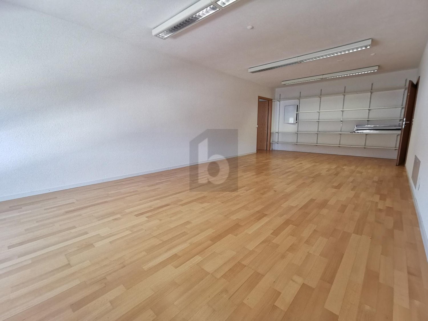 109m² office