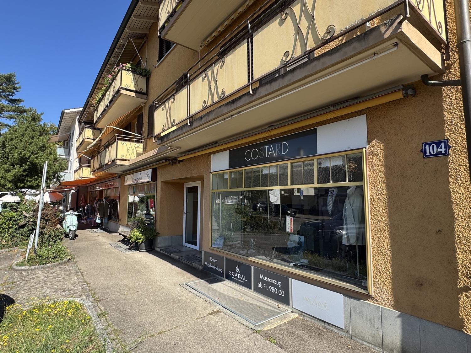 95m² commercial