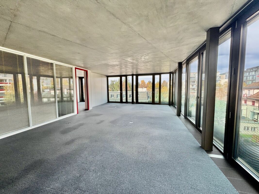 255m² office