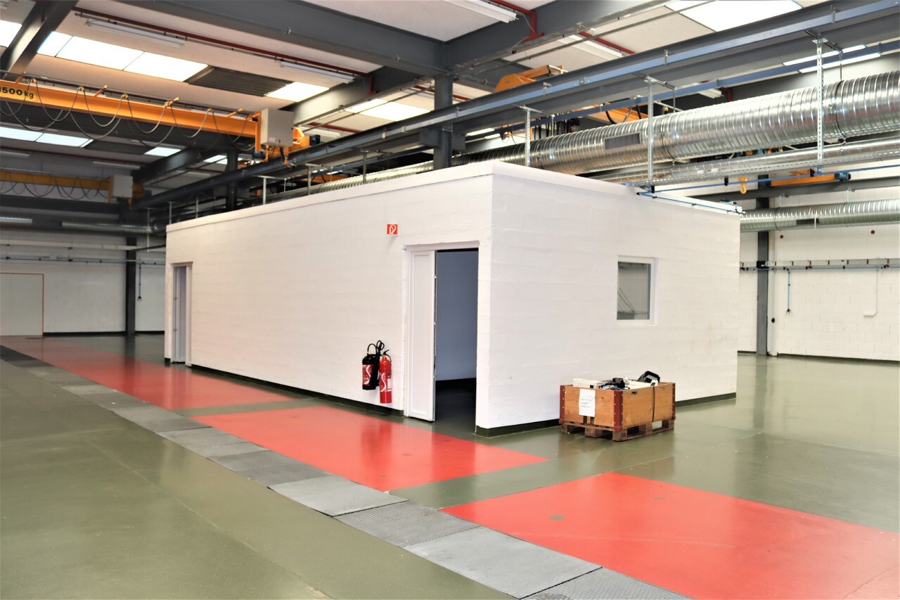 897m² atelier, Foto 1 von 3
