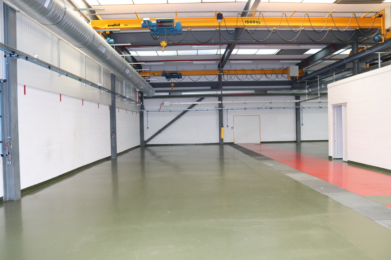 897m² atelier, Foto 3 von 3