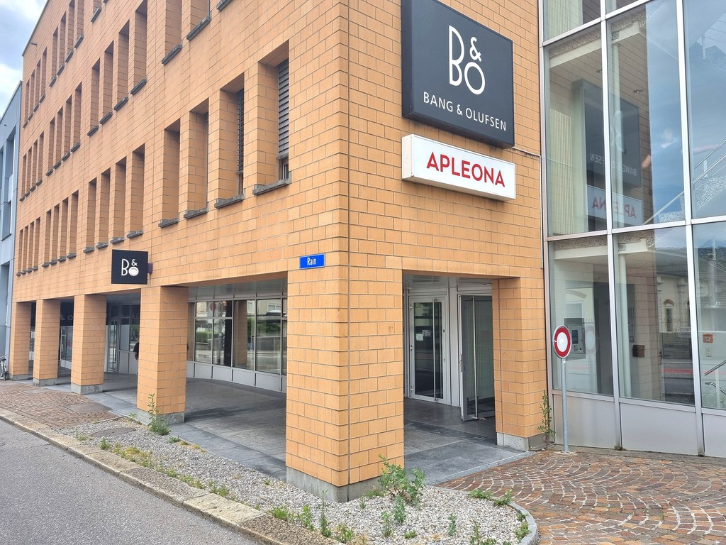96m² office
