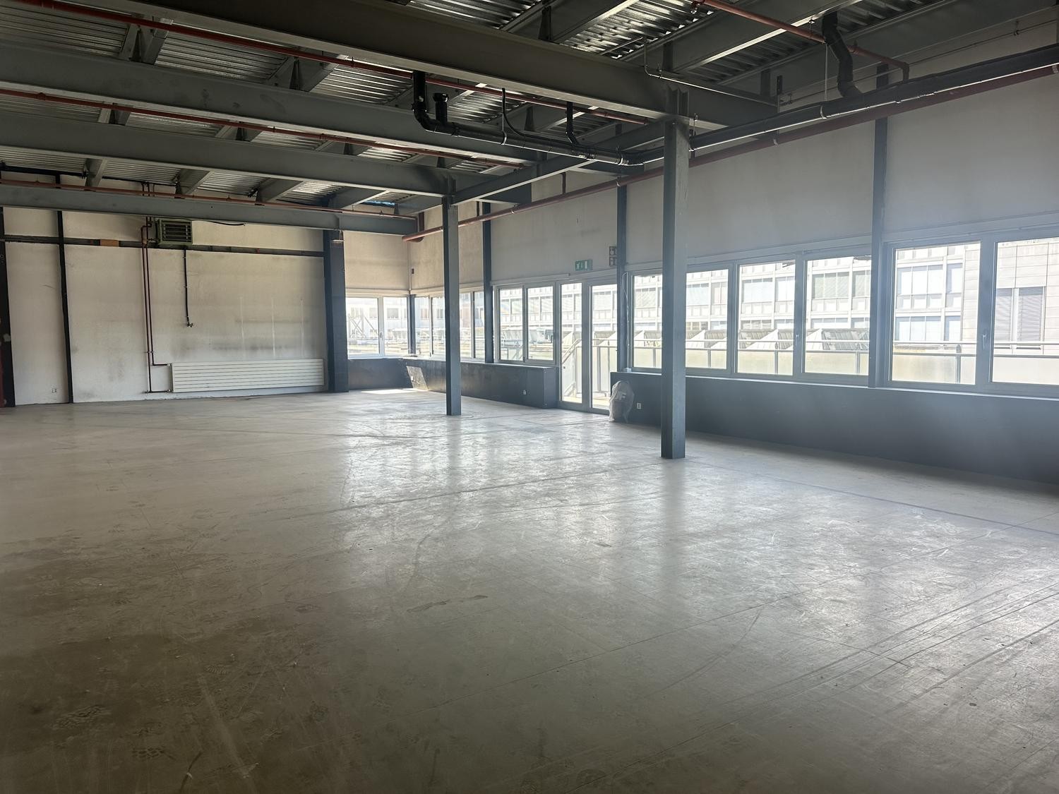 1740m² storage room