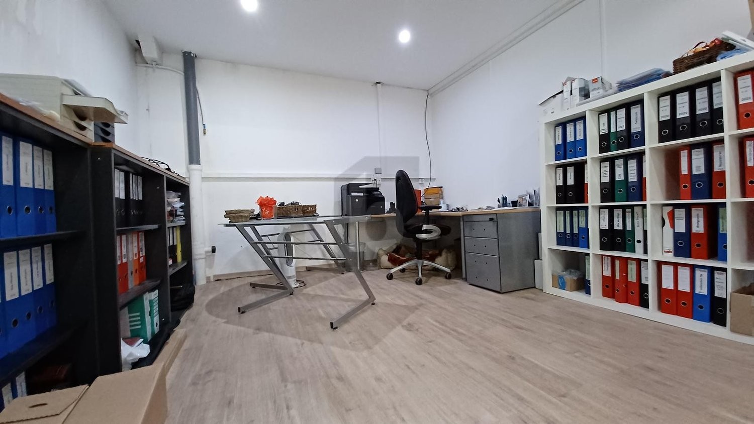 85m² shop