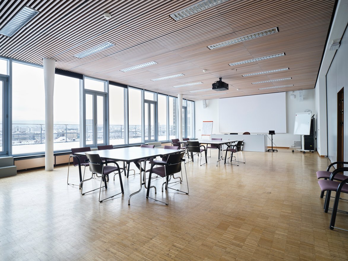 1600m² office