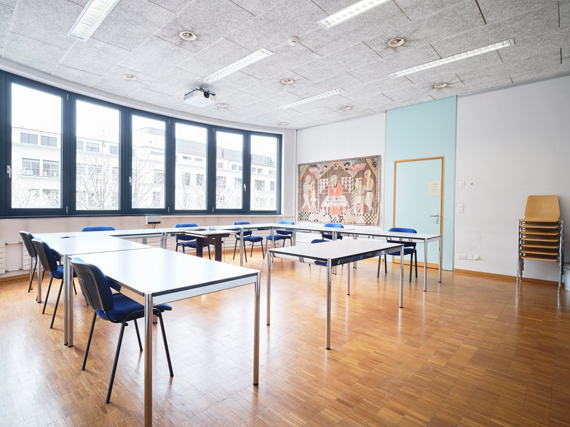 1600m² office