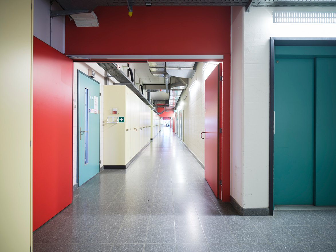 1600m² office