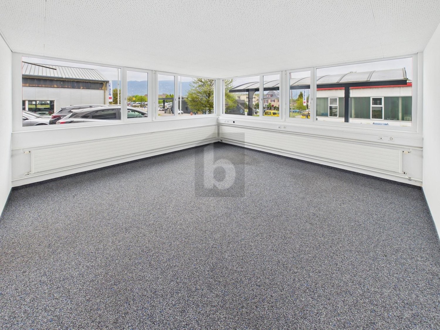 28m² office