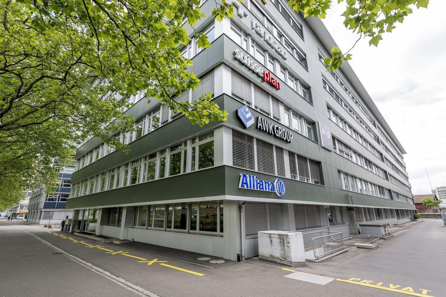 1105m² commerciale, foto 2 di 9