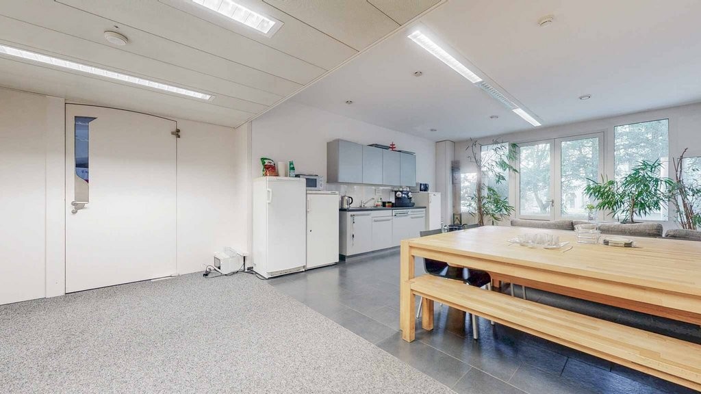 432m² office