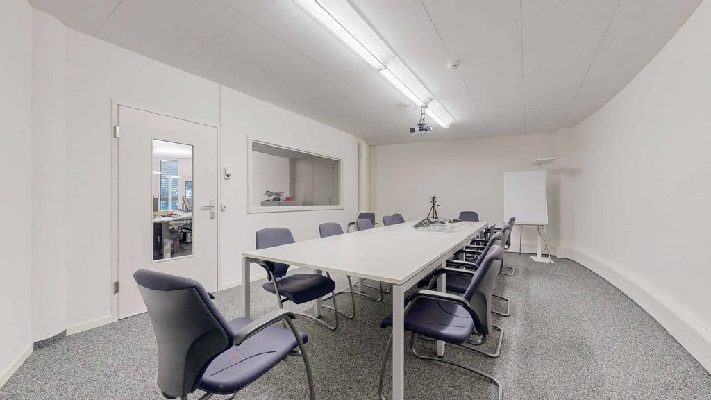432m² office