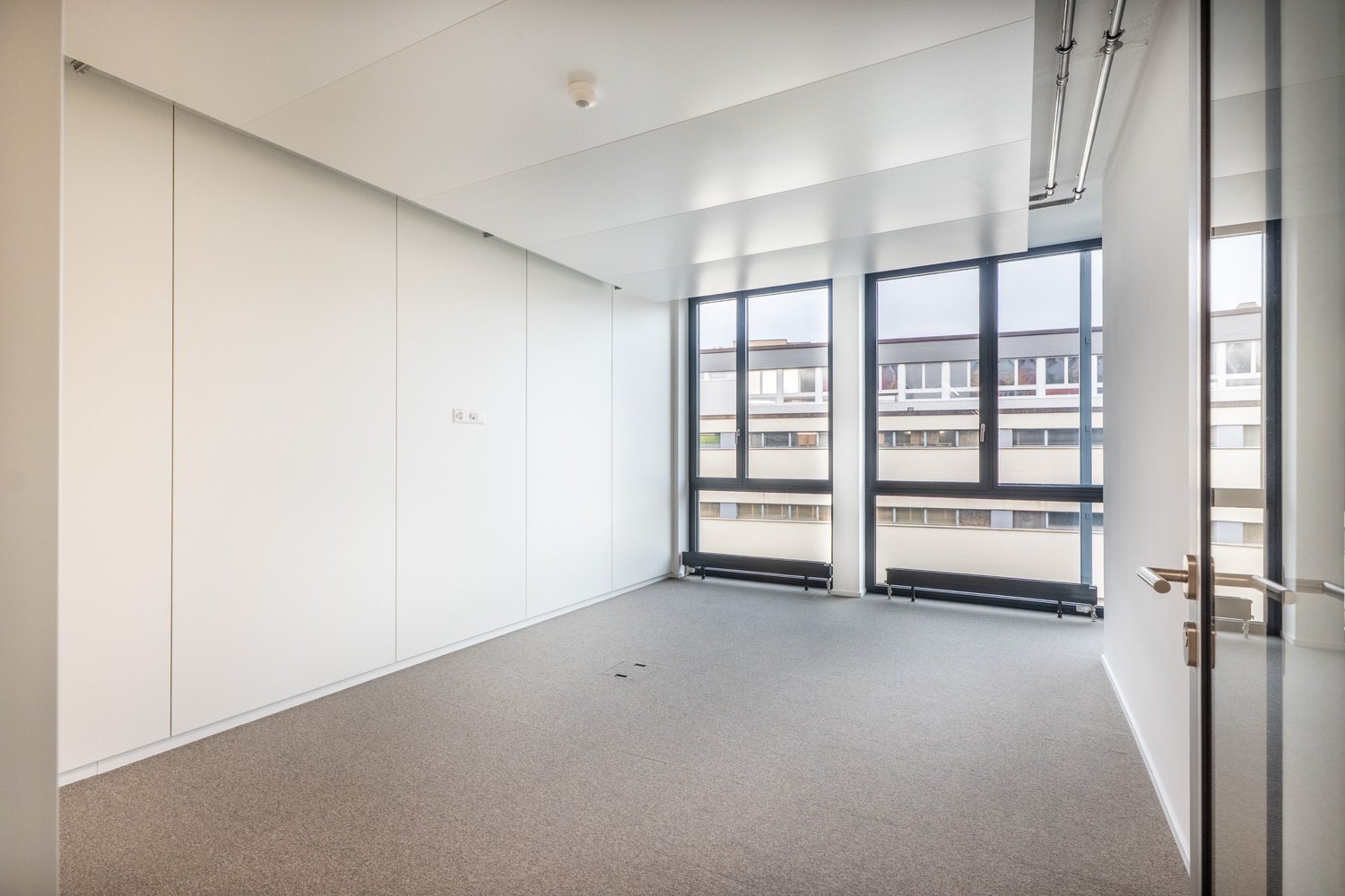 4000m² office