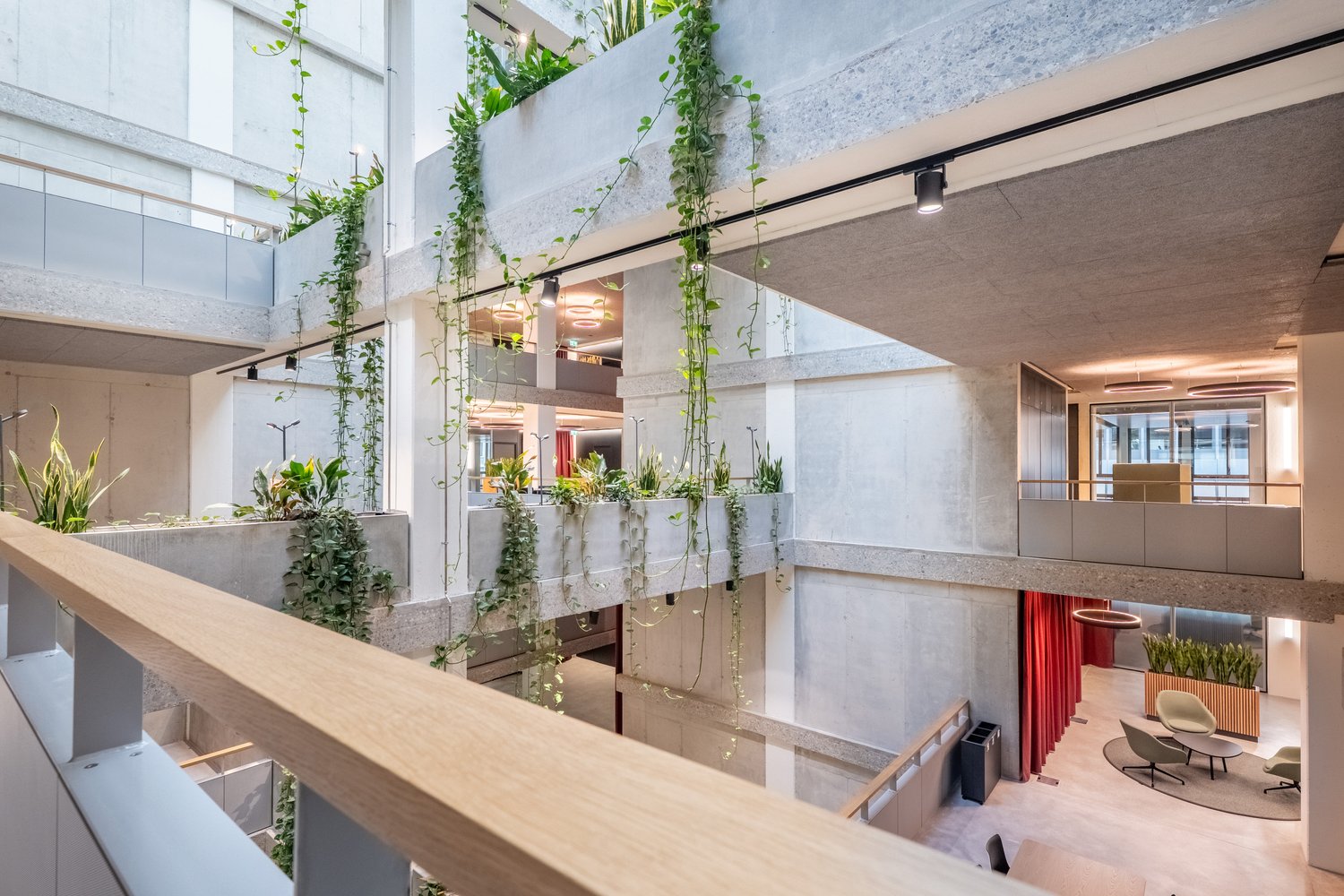 4000m² office