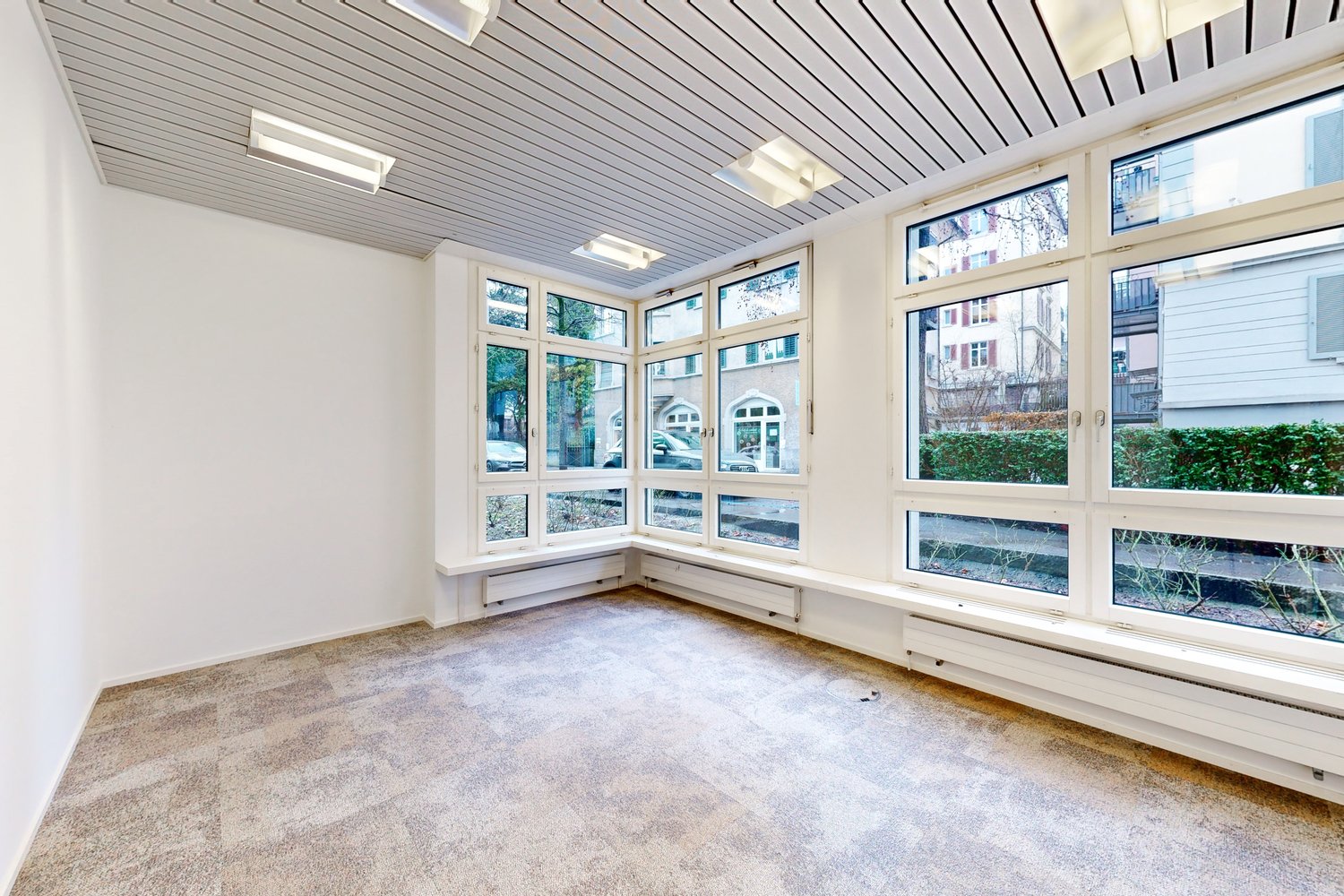 160m² commercial