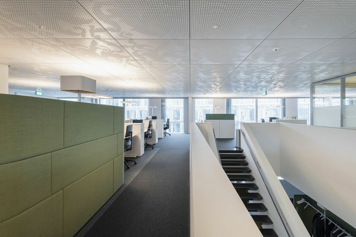 2800m² office