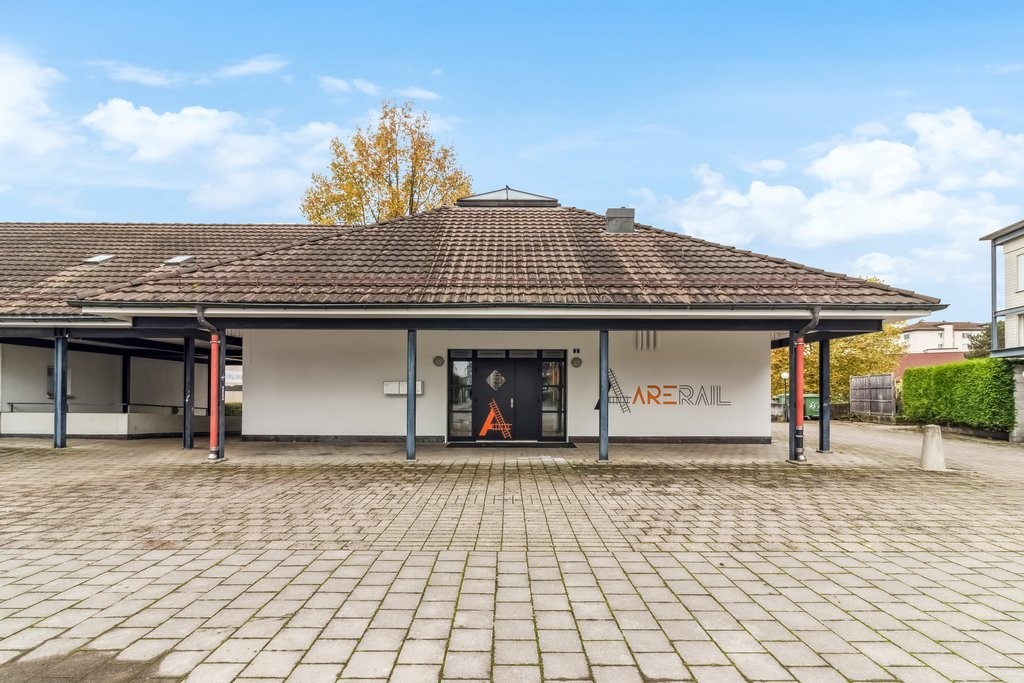 162m² storage room
