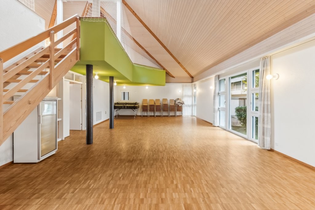 162m² storage room