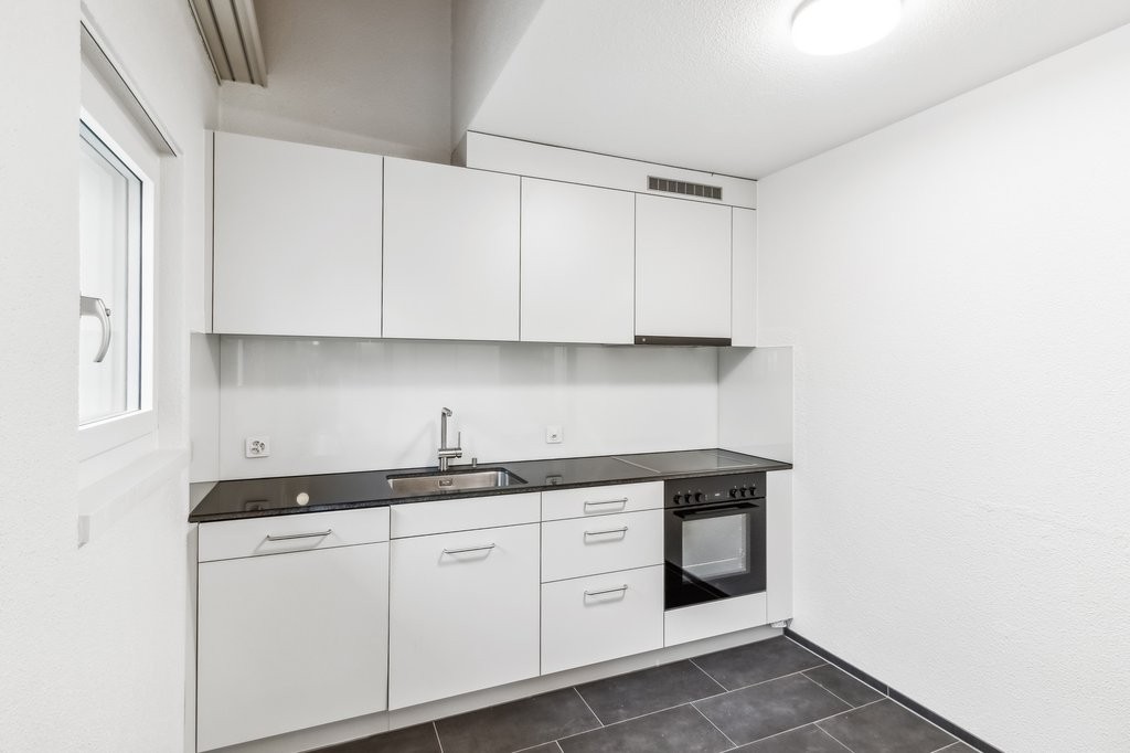 162m² storage room