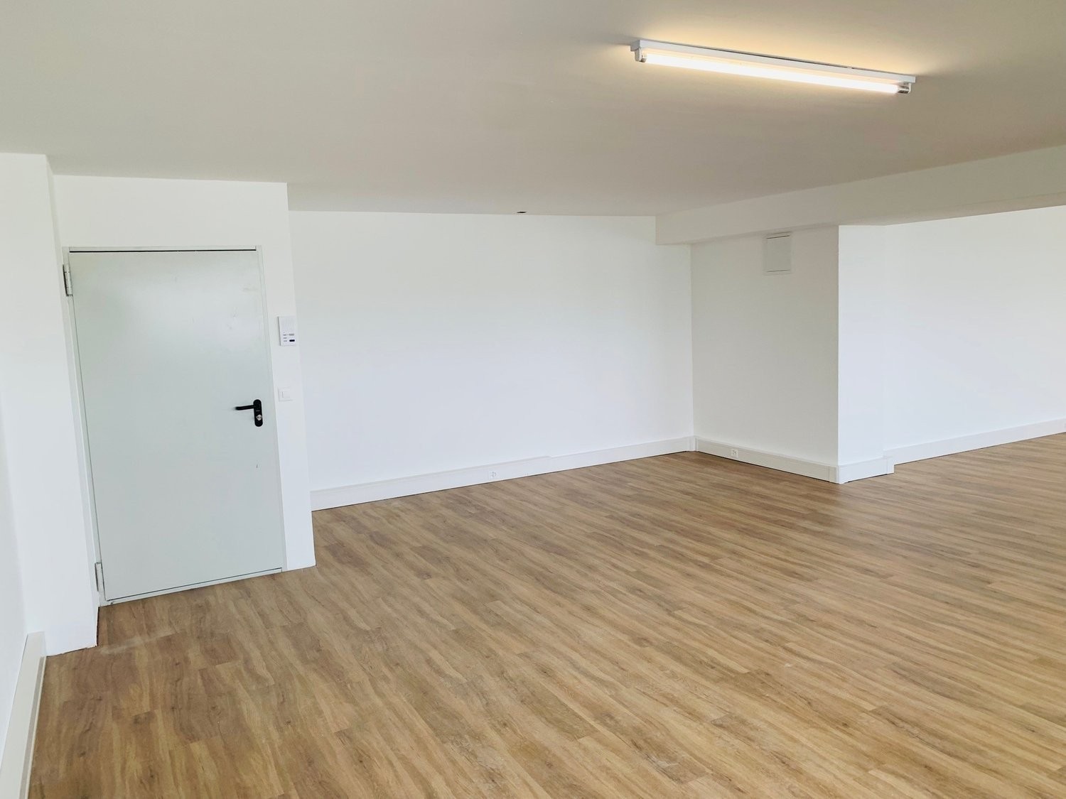 79m² commercial