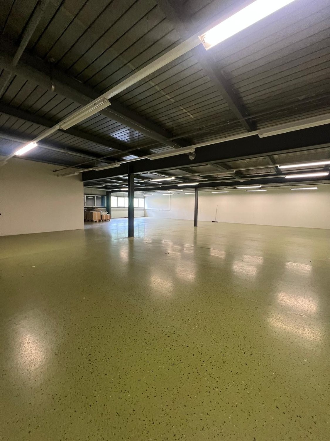 410m² Lagerraum, Foto 2 von 2