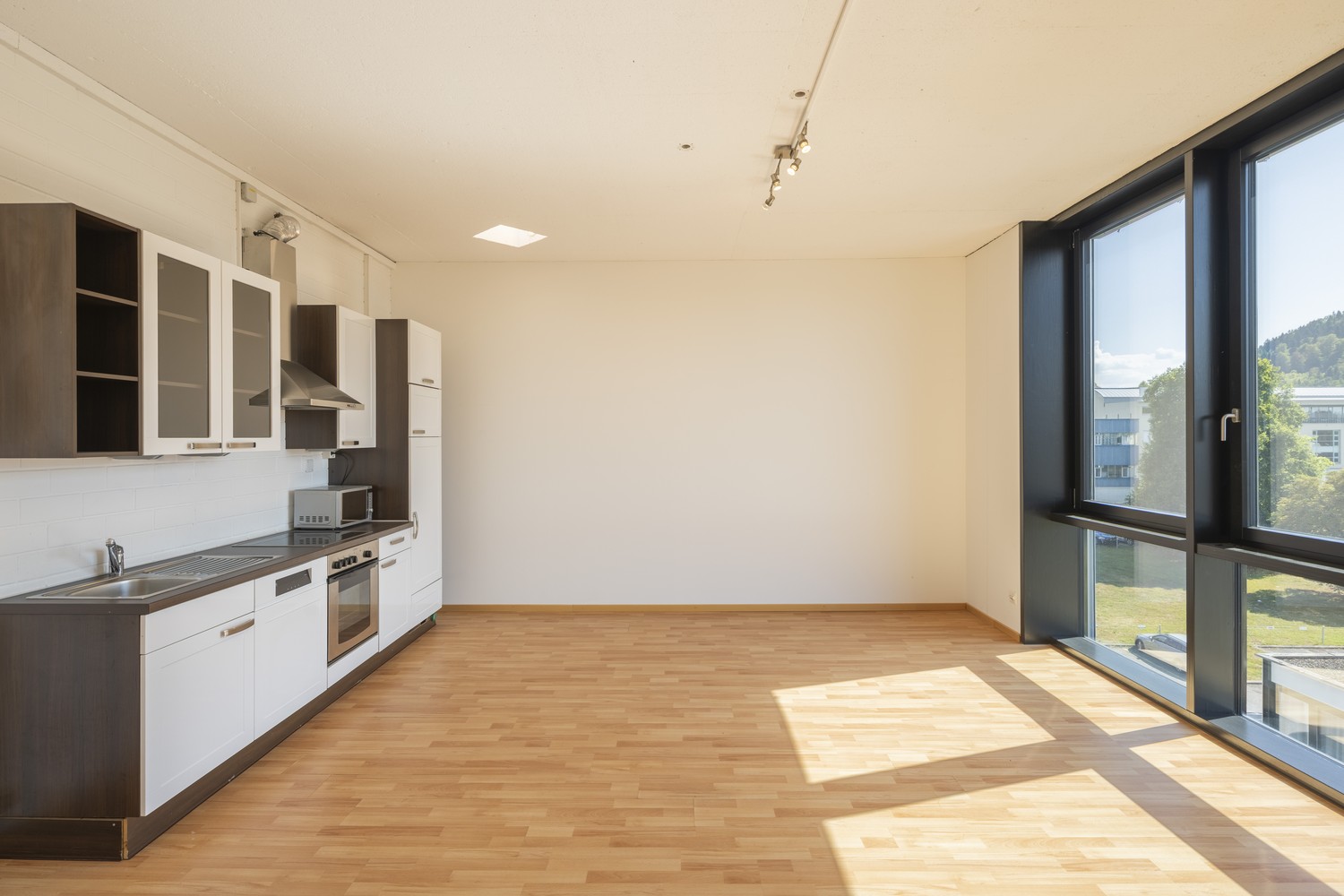 151m² office
