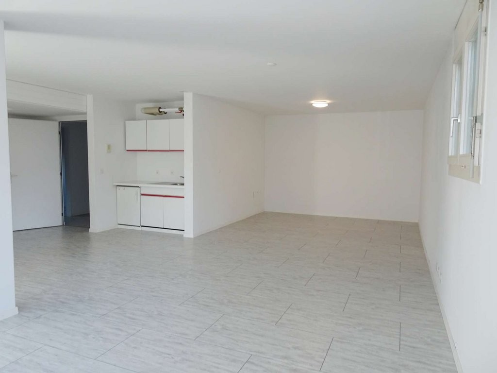 85m² office