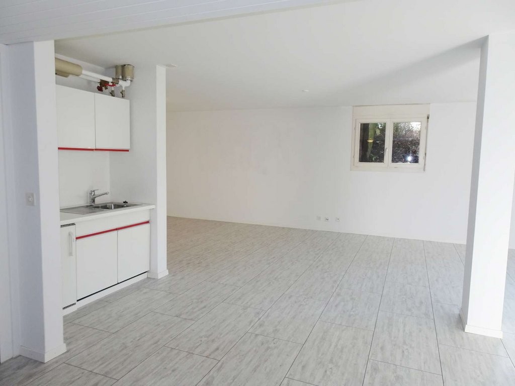 85m² office