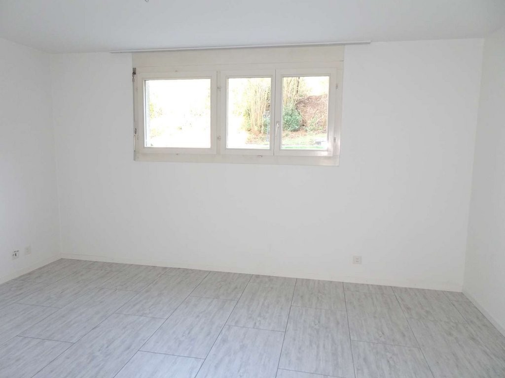 85m² office
