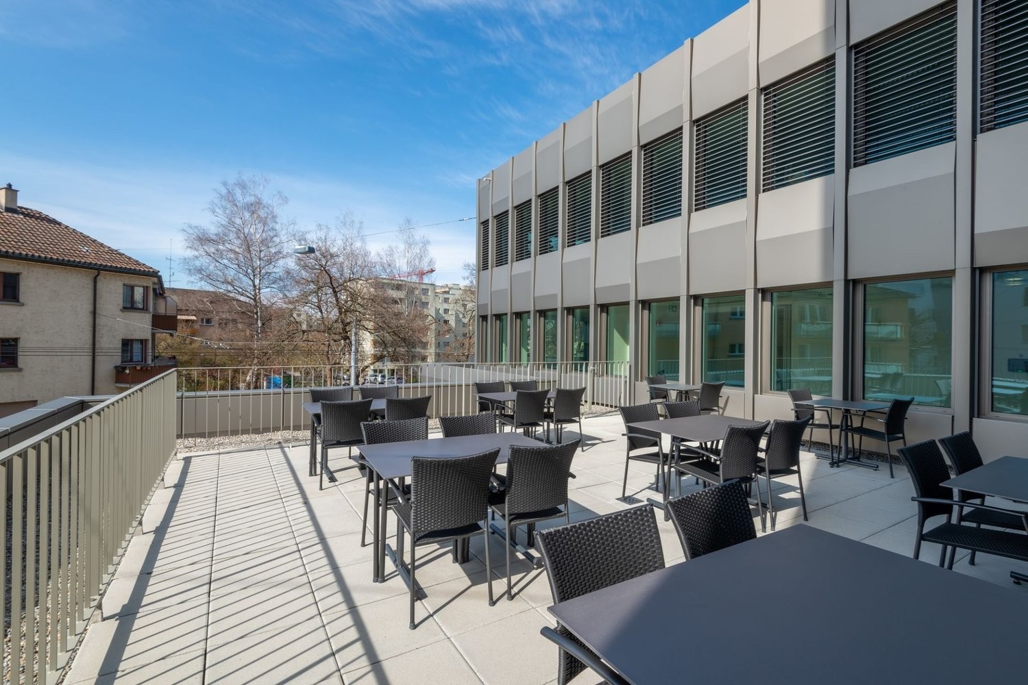 356m² office