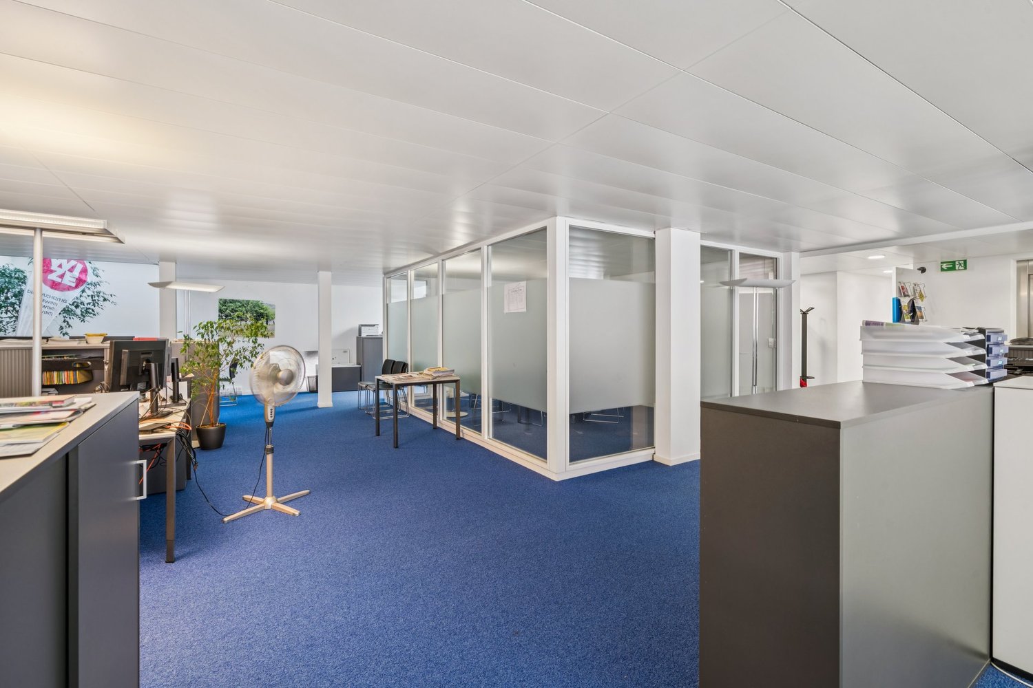 218m² office