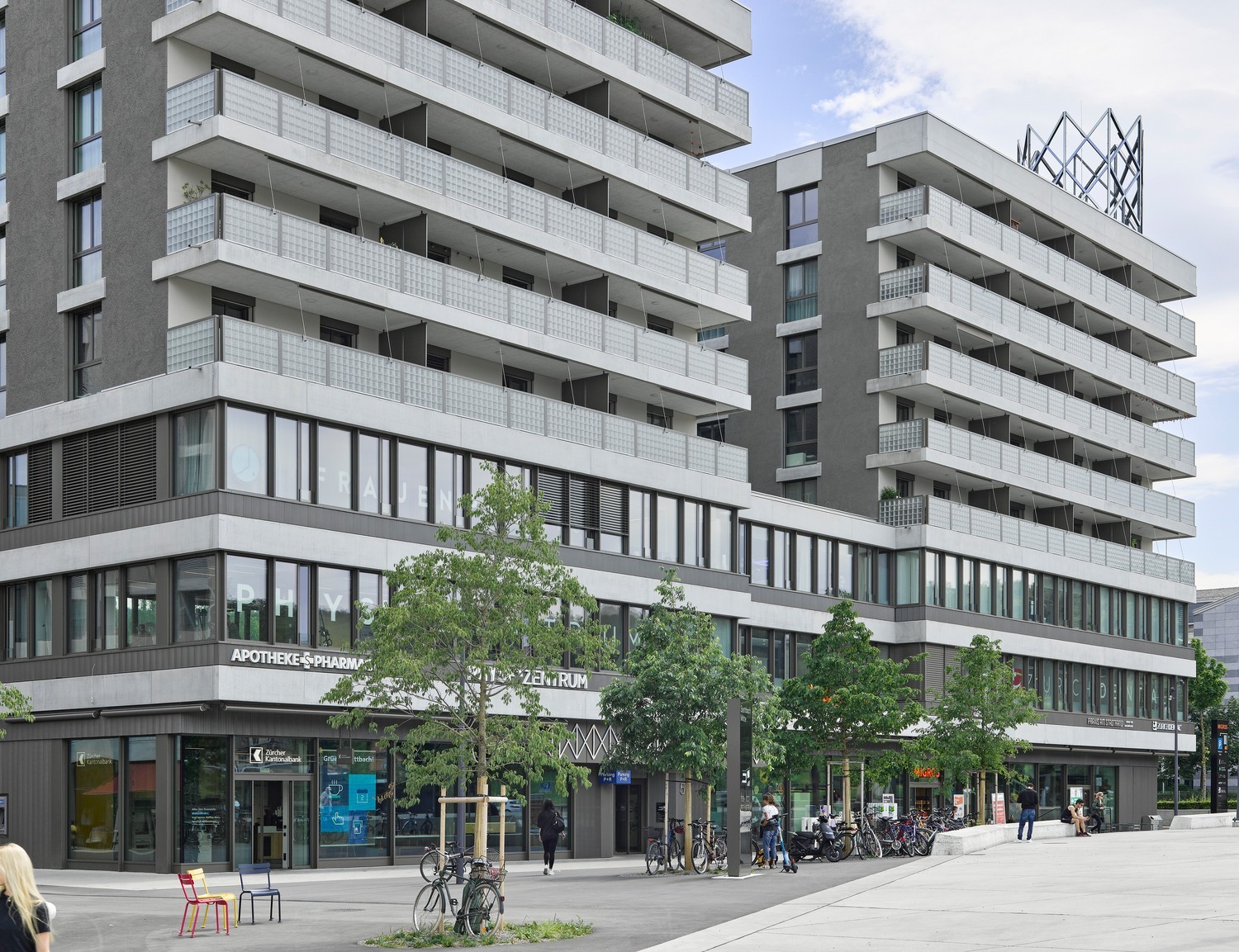 702m² commercial