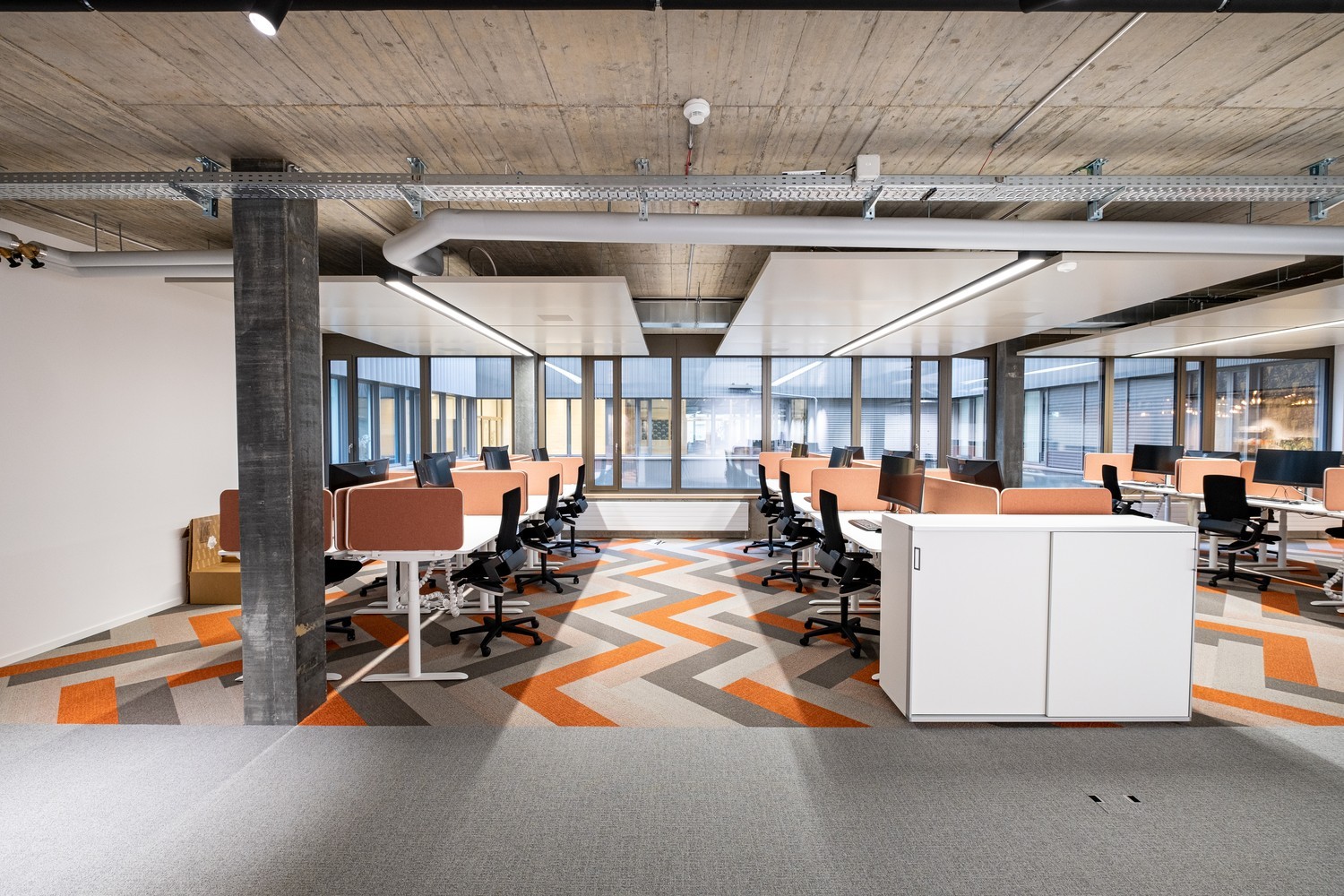 702m² commercial