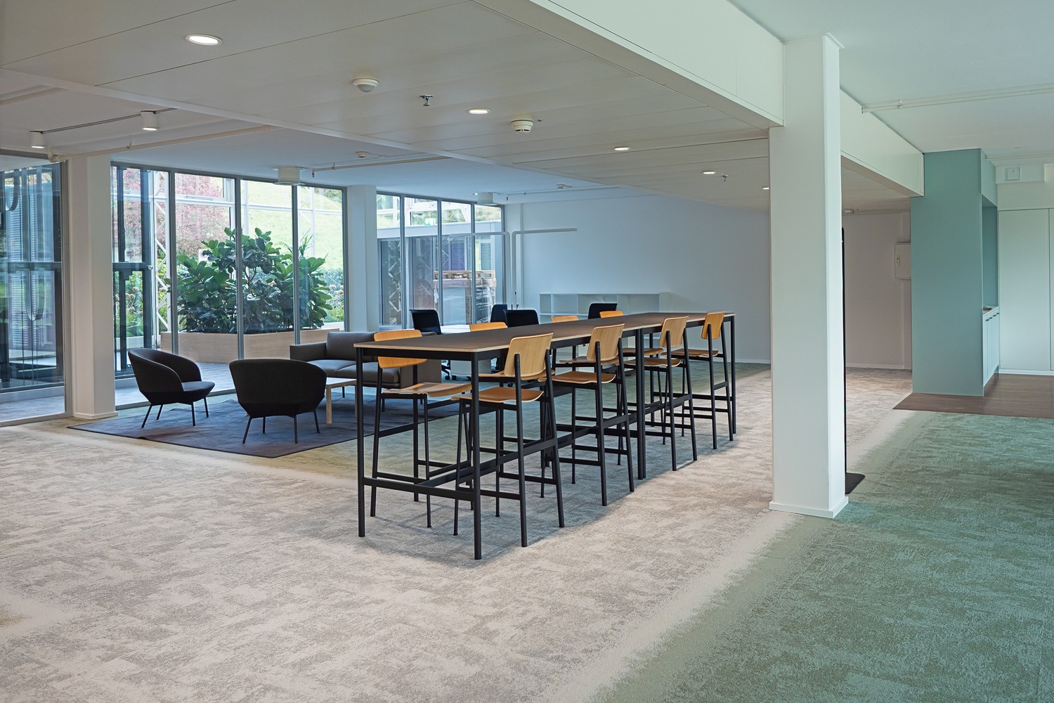 256-3300m² office